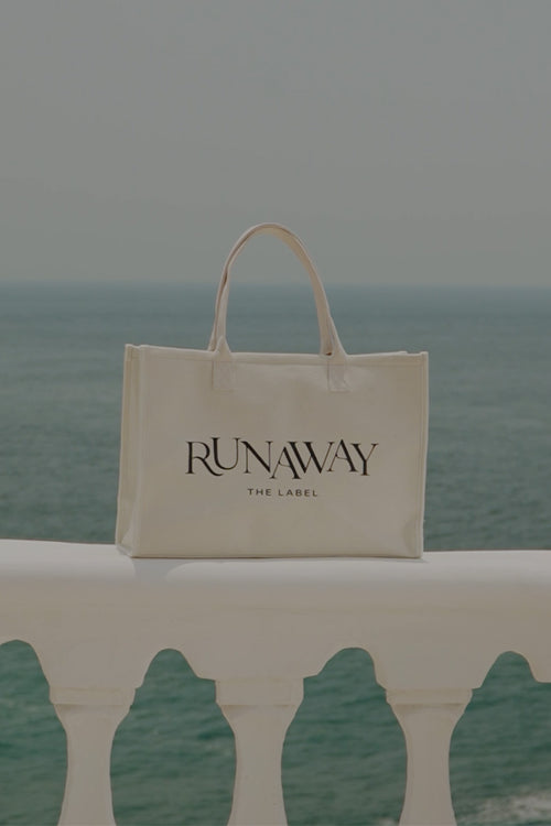 RUNAWAY CANVAS BAG - CREAM